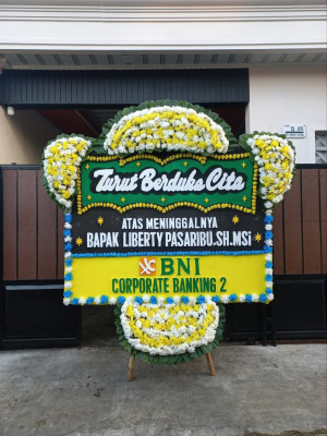 Papan Bunga Duka di Padang Temu