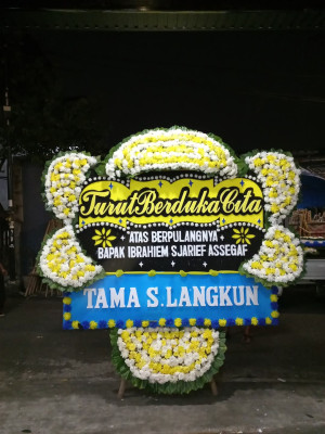 Papan Bunga Duka di Padang Temu